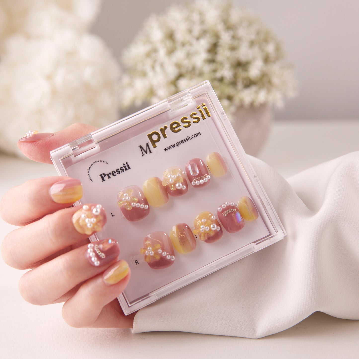 Pressii 138 Pearl Blossom Handmade Reusable Press-on Nail